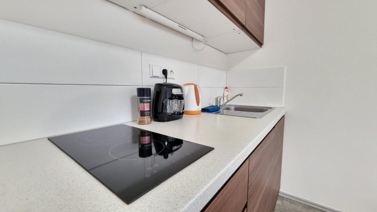 Finnem Rentals Jicinska Praga Exterior foto